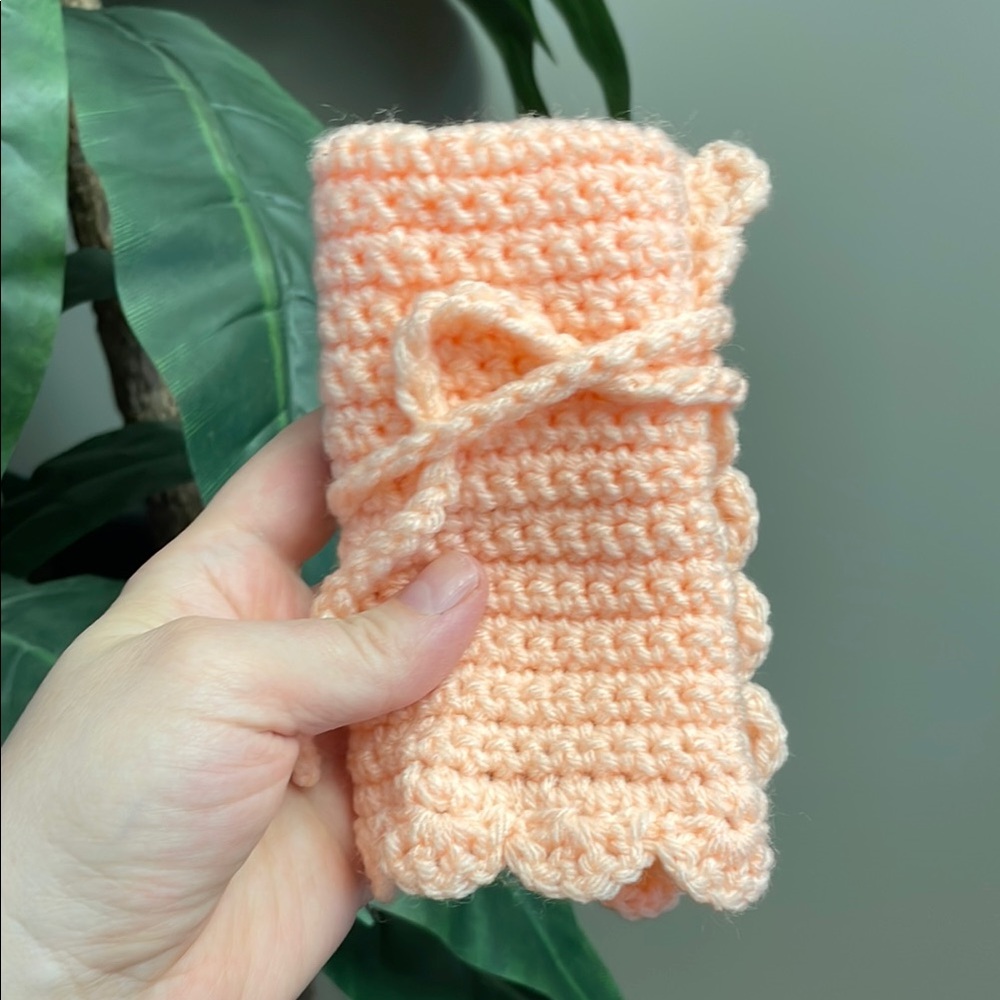 Handmade Jewelry Travel Pouch Scollop Edge Peach Crochet Handcrafted Pockets